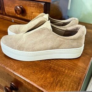 J/ Slides Women's Tan Suede Slip-On Sneakers shoes